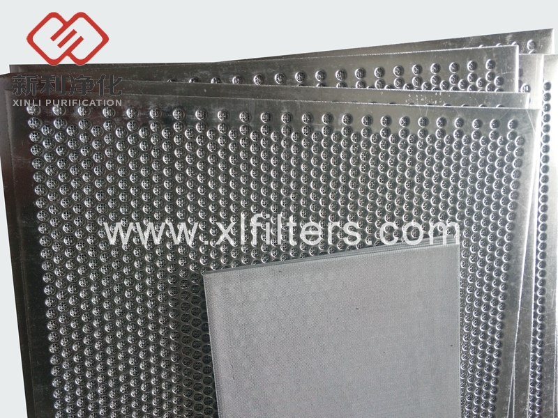 Sintered wire mesh with perforated plate/sintered wire mesh Laminate